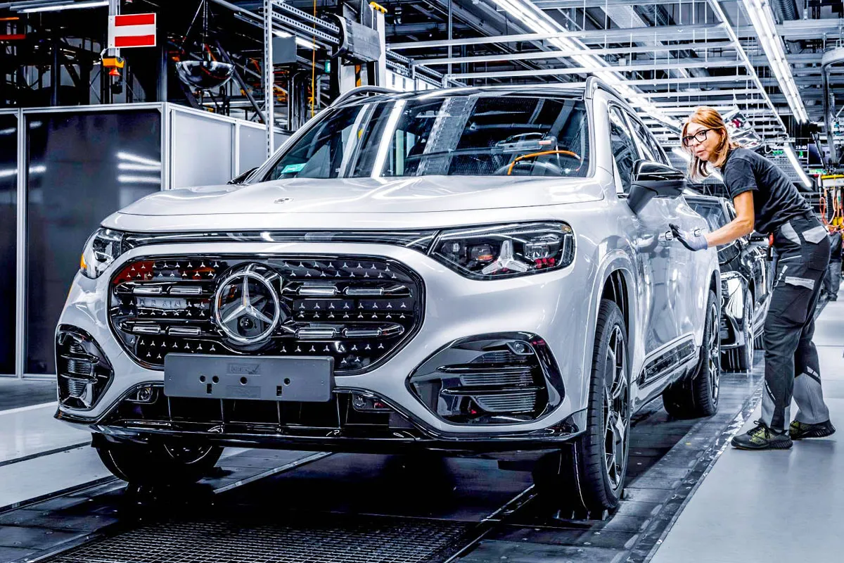 생산 라인 - 출처 : 메르세데스-벤츠