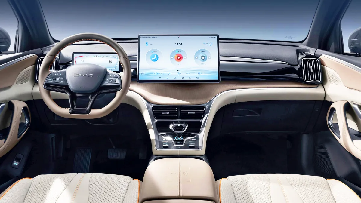 쏭 프로 DM-i 실내 / BYD