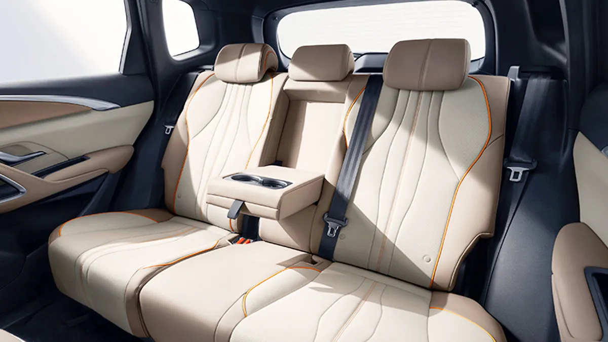 쏭 프로 DM-i 실내 / BYD