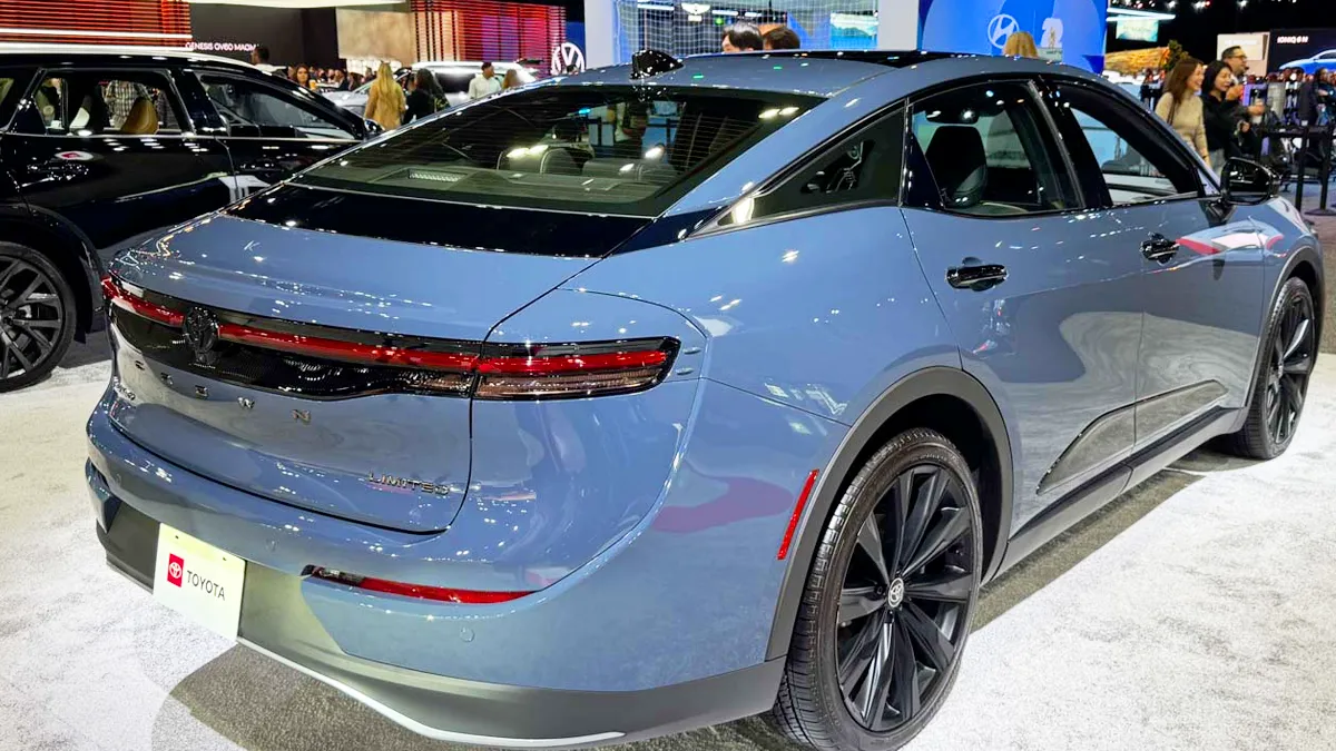 2026년형 토요타 크라운 나이트셰이드 / topelectricsuv