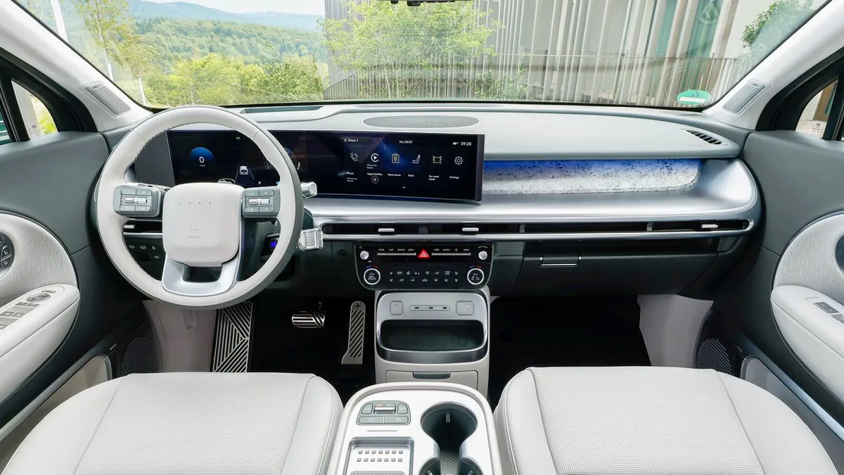 아이오닉 9 실내 / 현대자동차