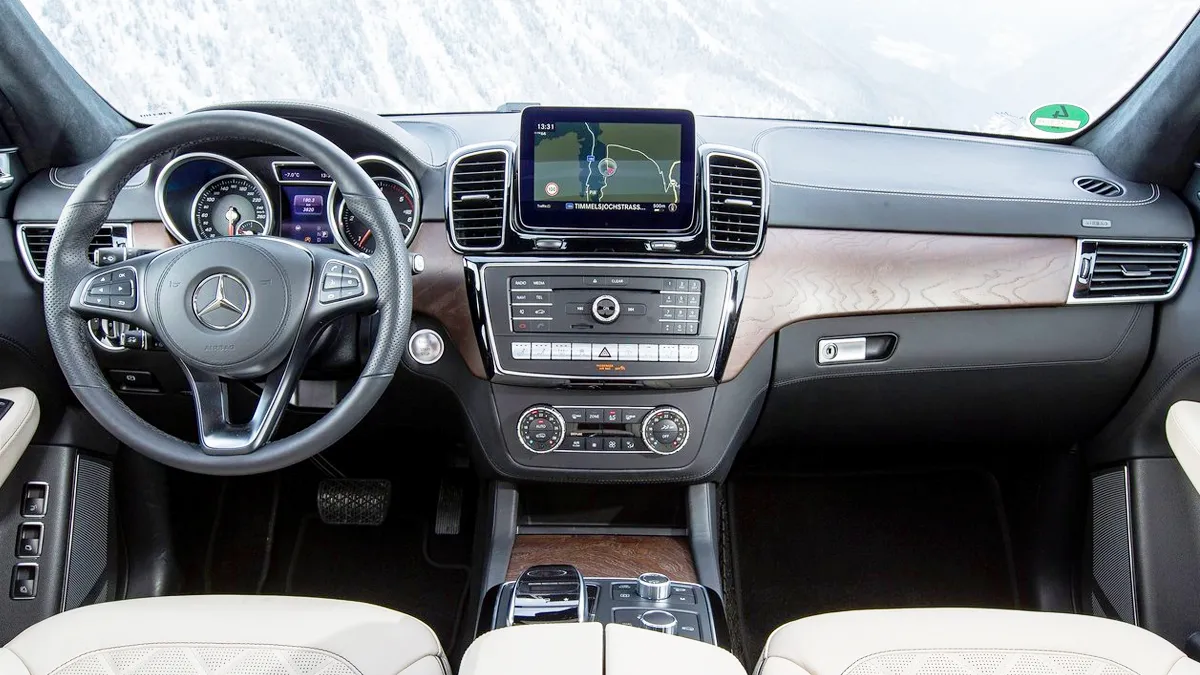 벤츠 GLS 실내 / 벤츠