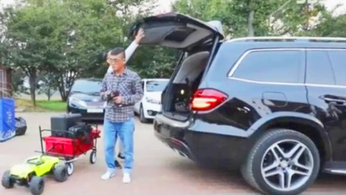 가수 김건모가 타는 벤츠 GLS / 온라인 커뮤니티