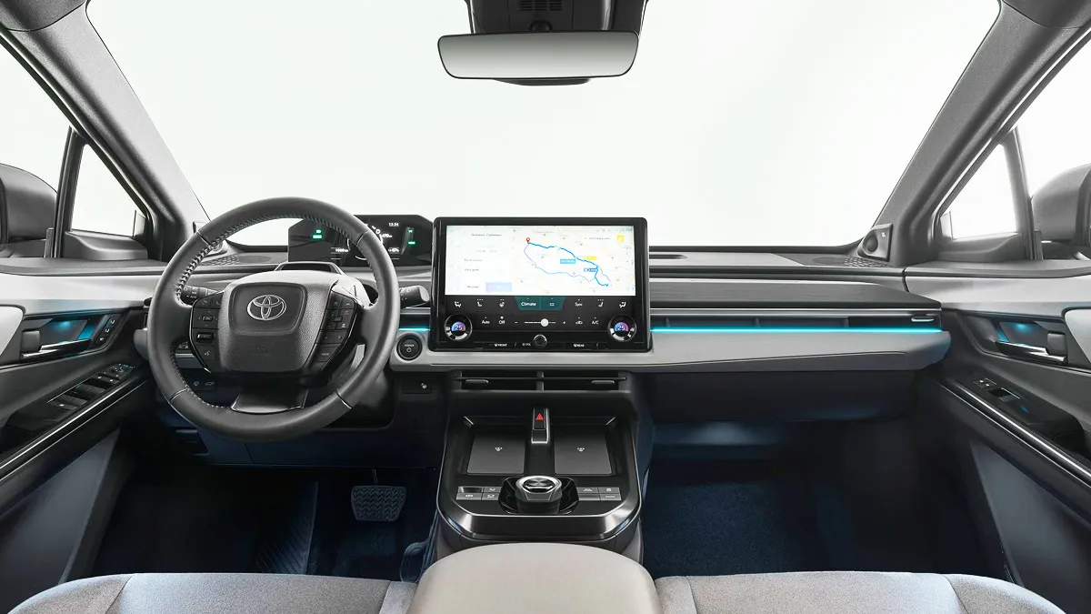 2026년형 C-HR 실내 / 토요타