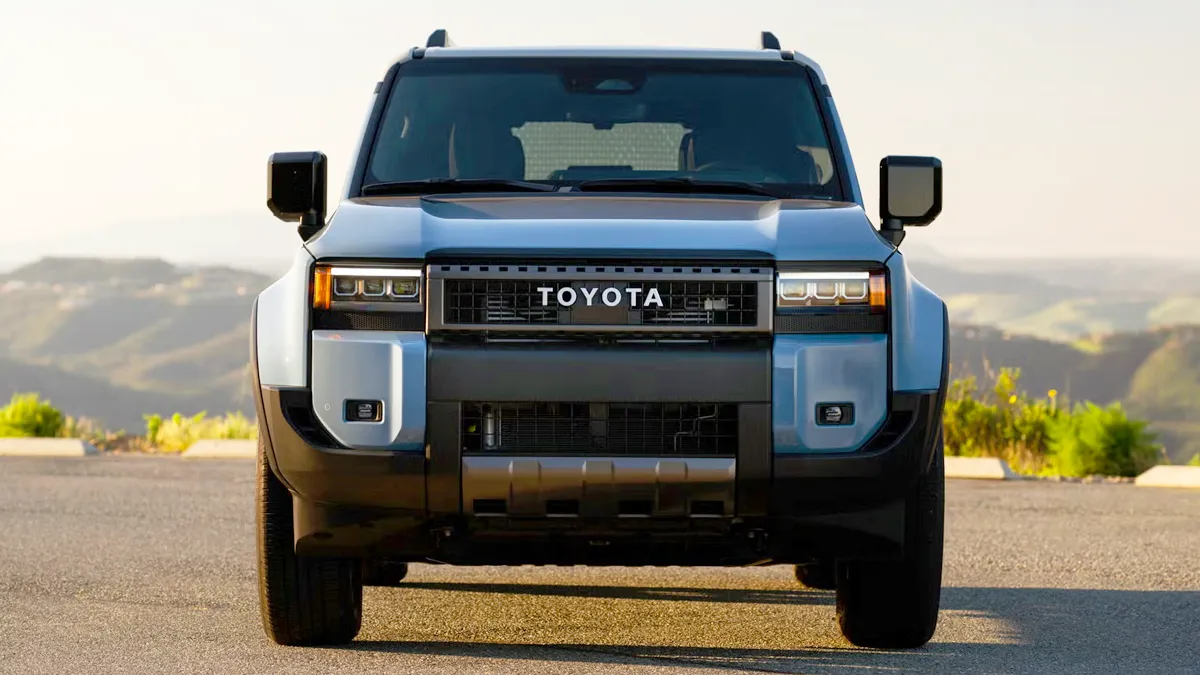 2026년형 랜드크루저 / 토요타