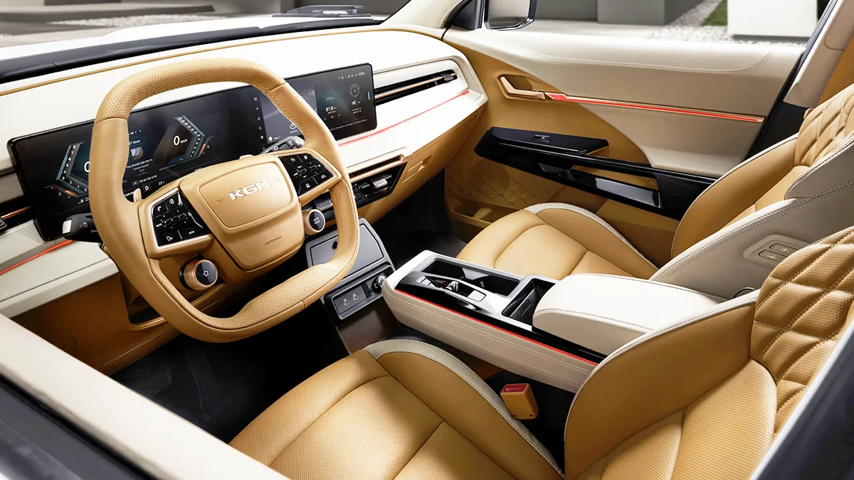 액티언 실내 / KGM