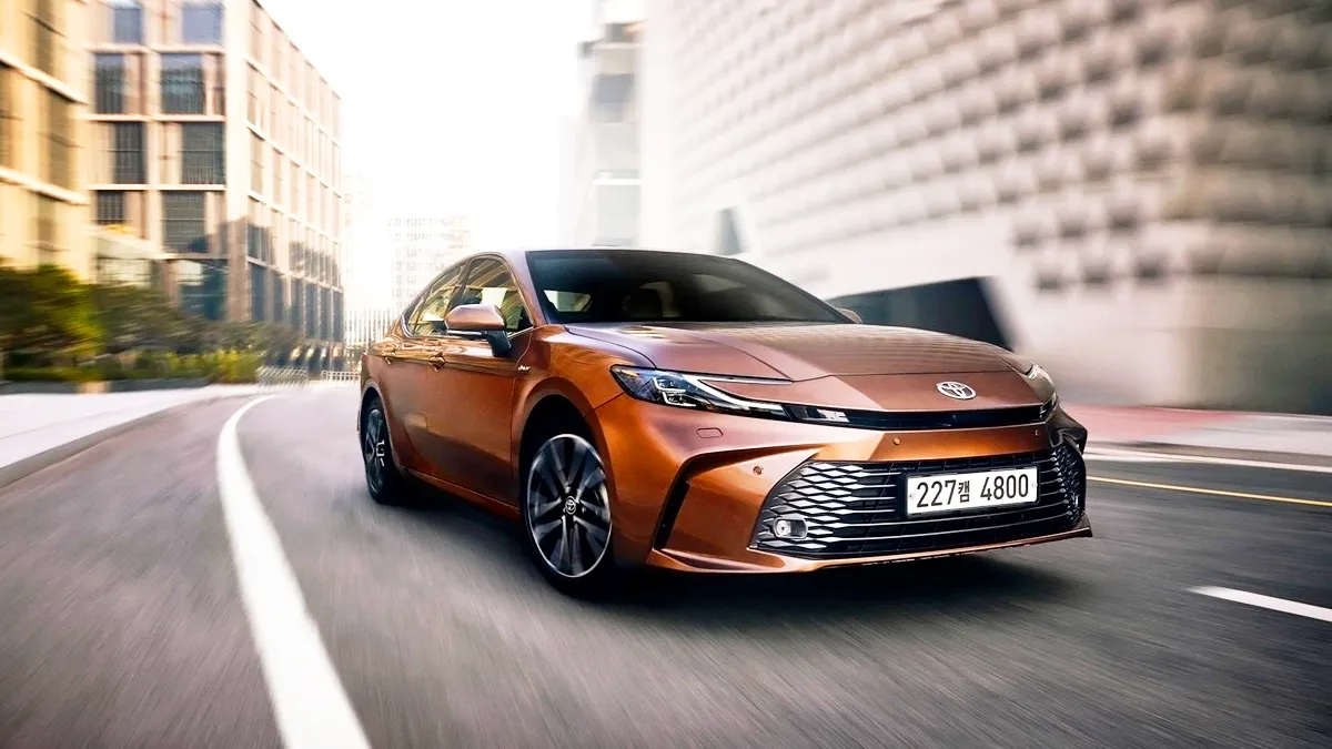 캠리 하이브리드 / 토요타