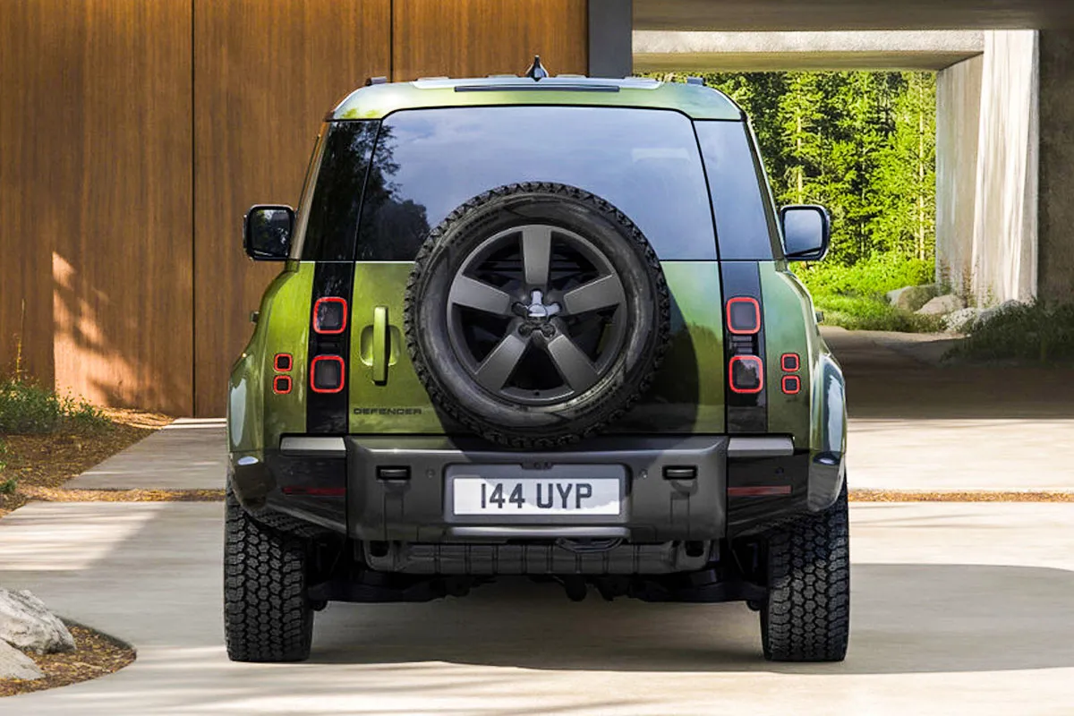 디펜더 - 출처 : 랜드로버