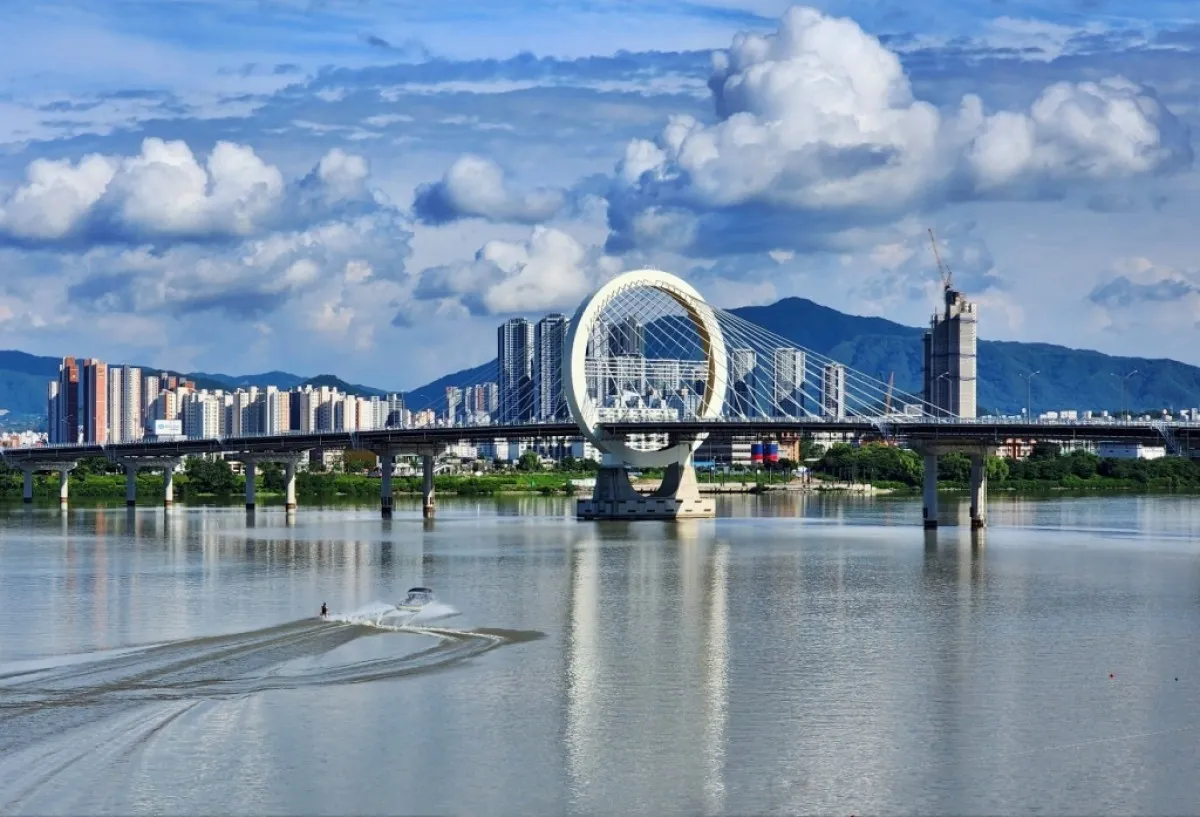 사진=박상진. 소양강의 여름. 2023 춘천관광사진전