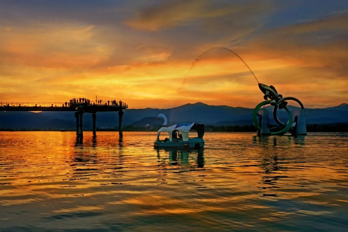 사진=김택수. 스카이워크 노을. 2022 춘천관광사진전