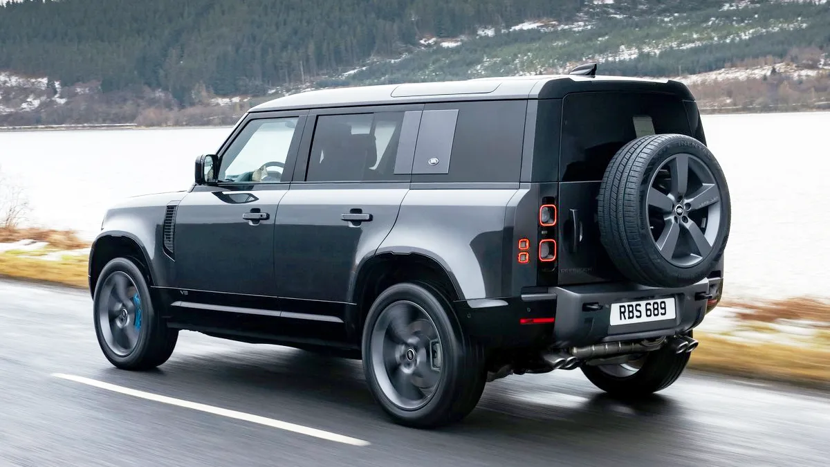 디펜더 V8 부분변경 모델 / 랜드로버