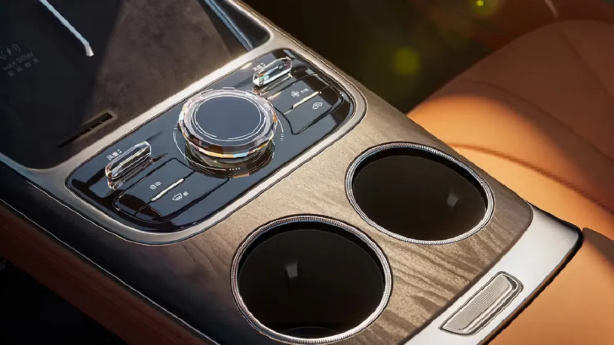 갤럭시 M7 실내2 / 지리자동차