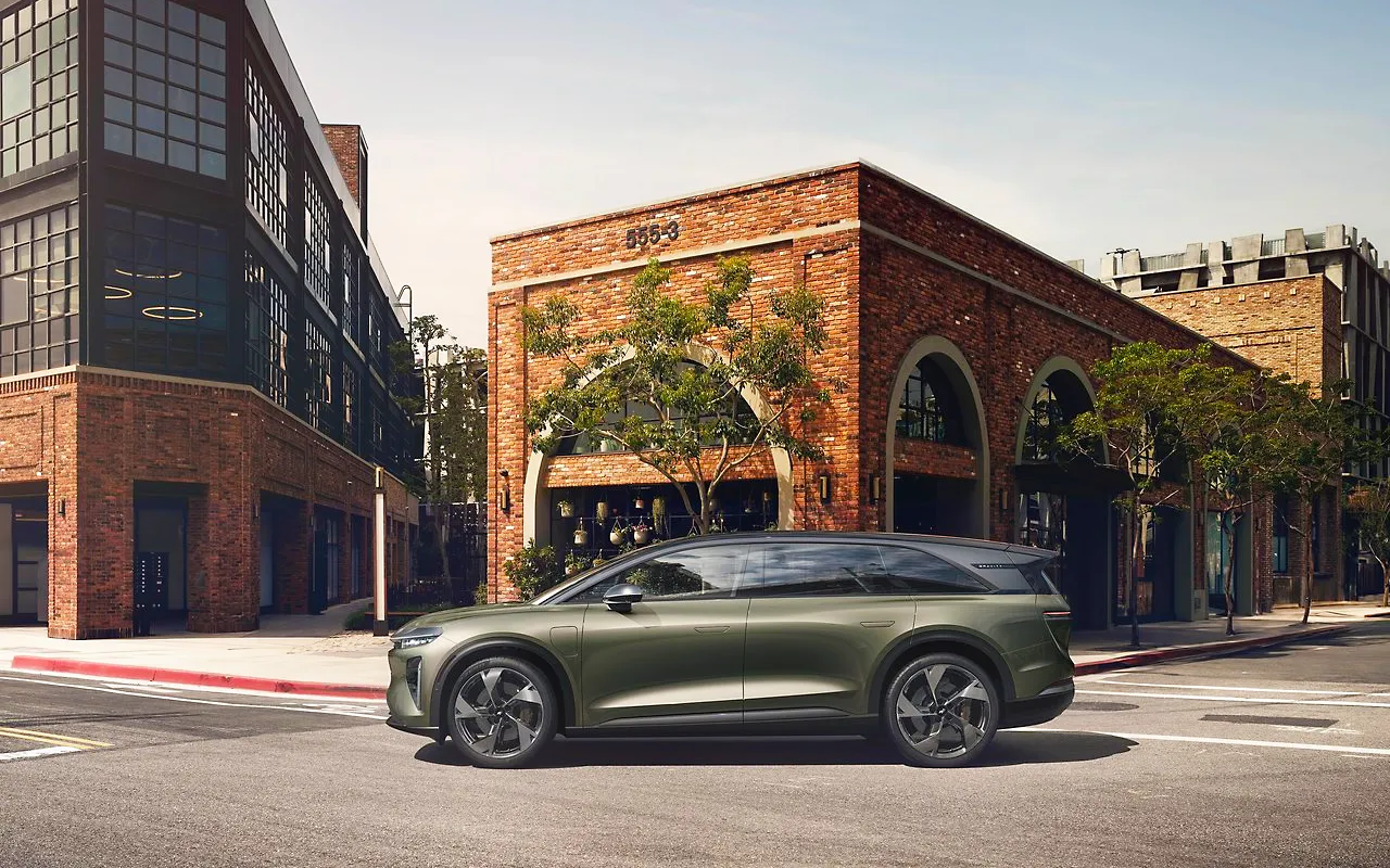 루시드 그래비티