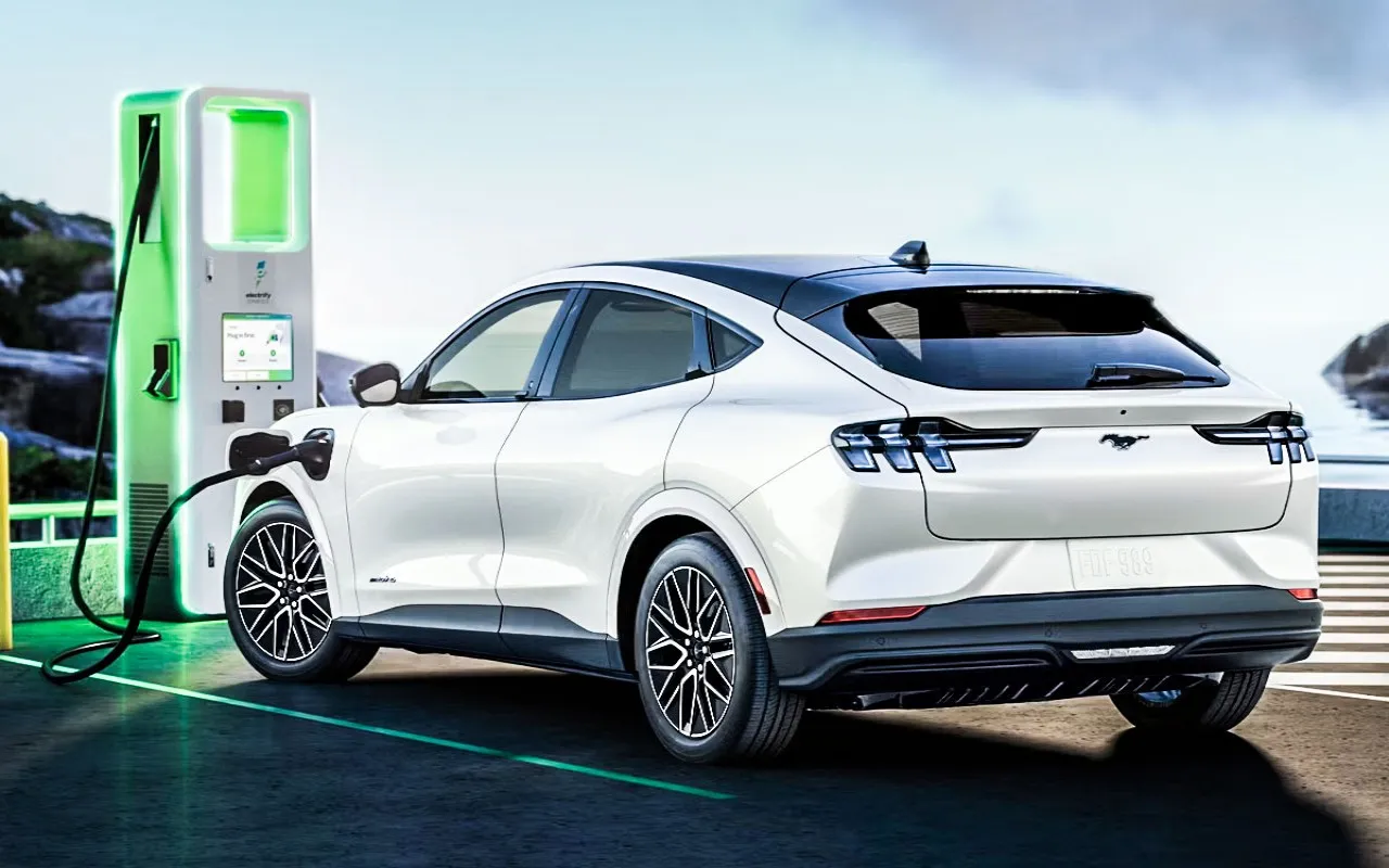 마하-e - 출처 : 포드