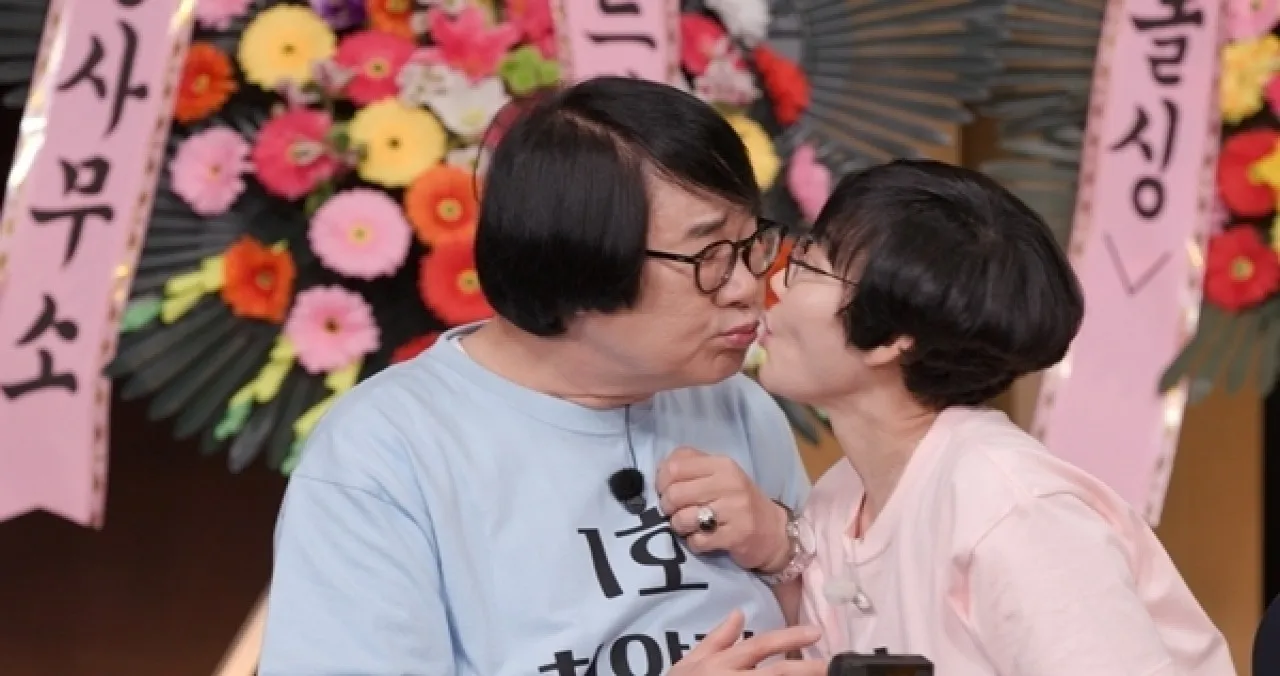 코미디언 팽현숙이 ‘저속노화’(노화 늦추기) 비결을 공개하며 남편 최양락과 “매일 키스를 한다”고 밝혀 눈길을 끈다. JTBC ‘1호가 될 순 없어2’ 캡처