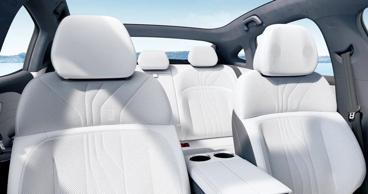 갤럭시 E8 실내 / 지리자동차