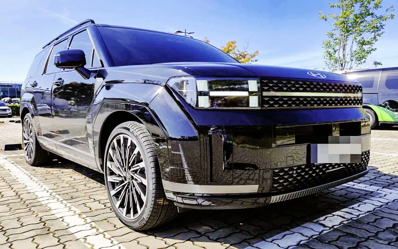 현대 싼타페 - 출처 : 다키포스트