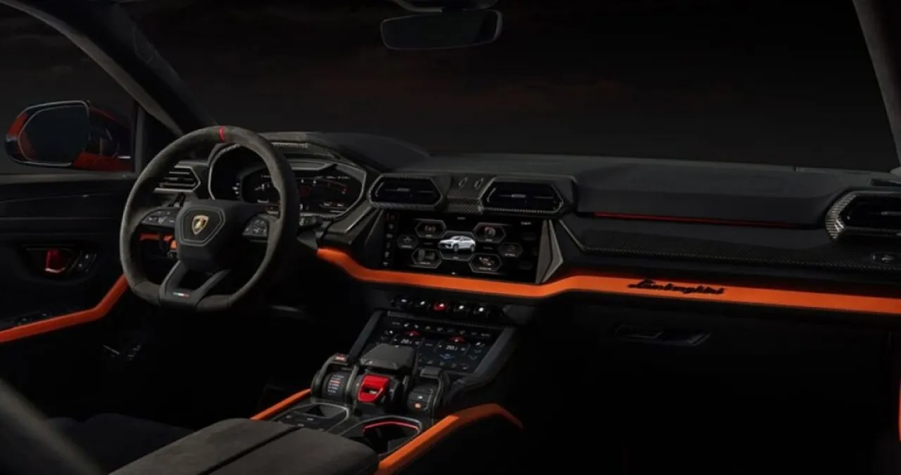 람보르기니 우루스 SE 내부 / 사진=람보르기니