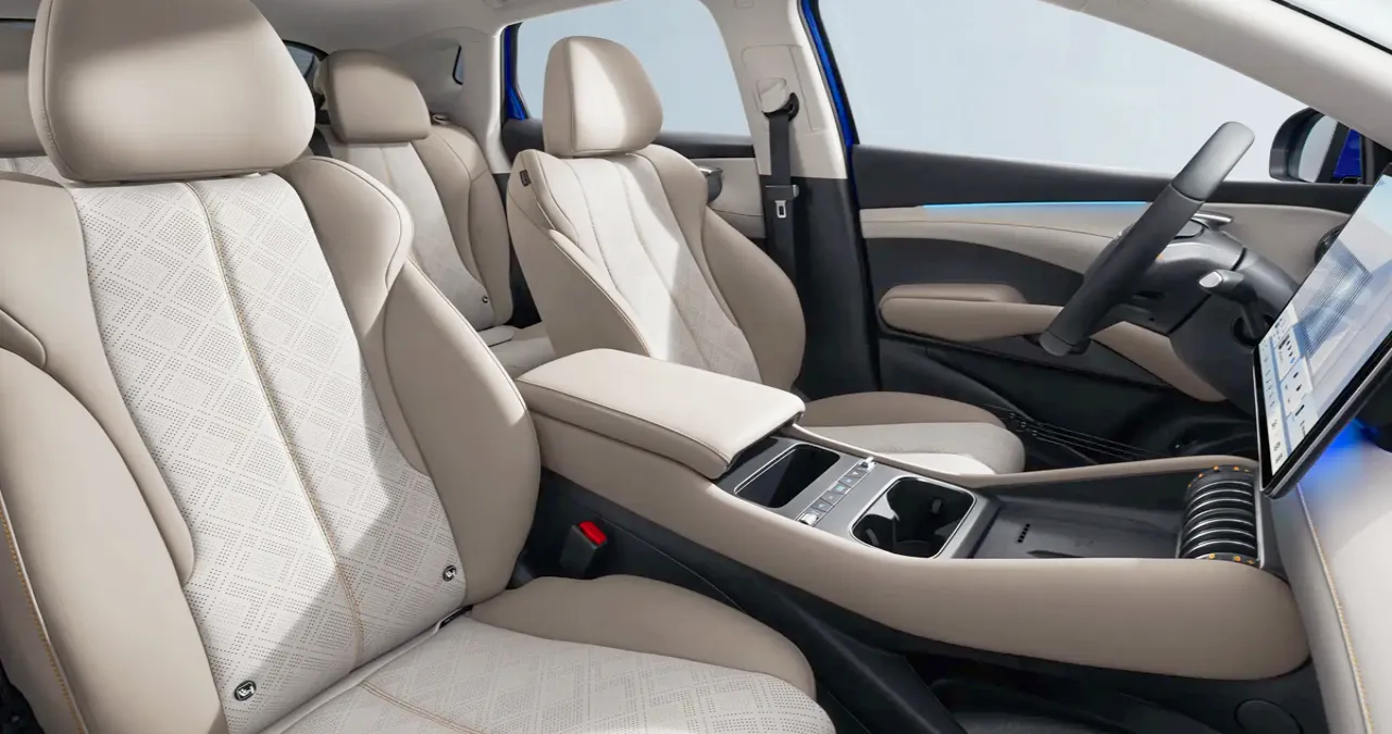 아토 3 에보 실내 / BYD