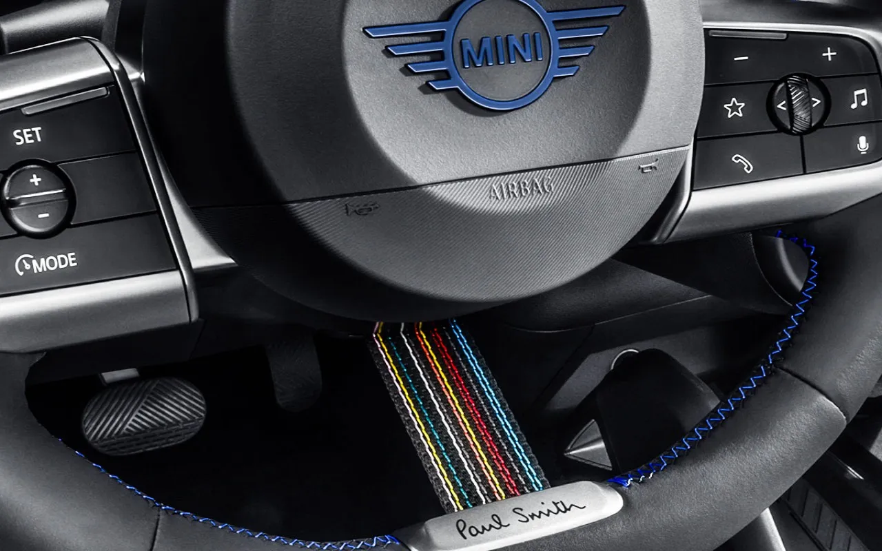 폴 스미스 에디션 - 출처 : 미니