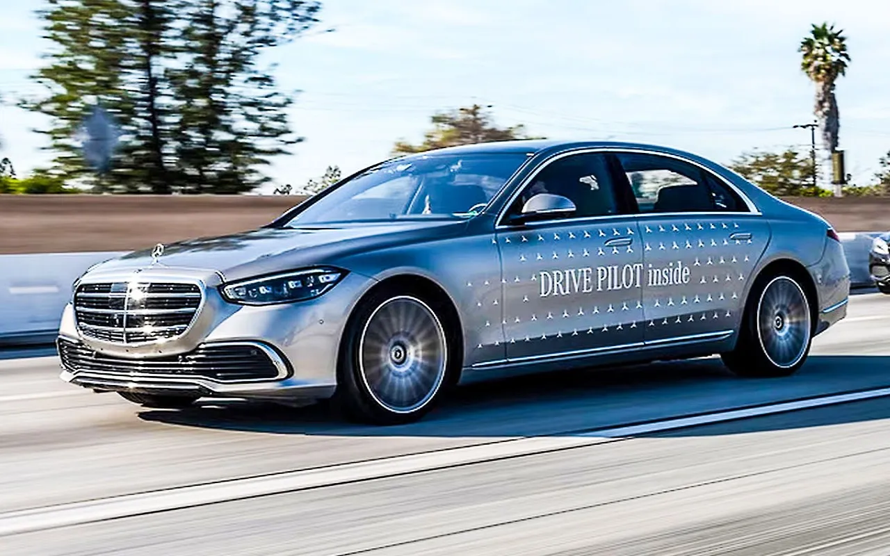 S클래스 드라이브 파일럿 - 출처 : 메르세데스-벤츠