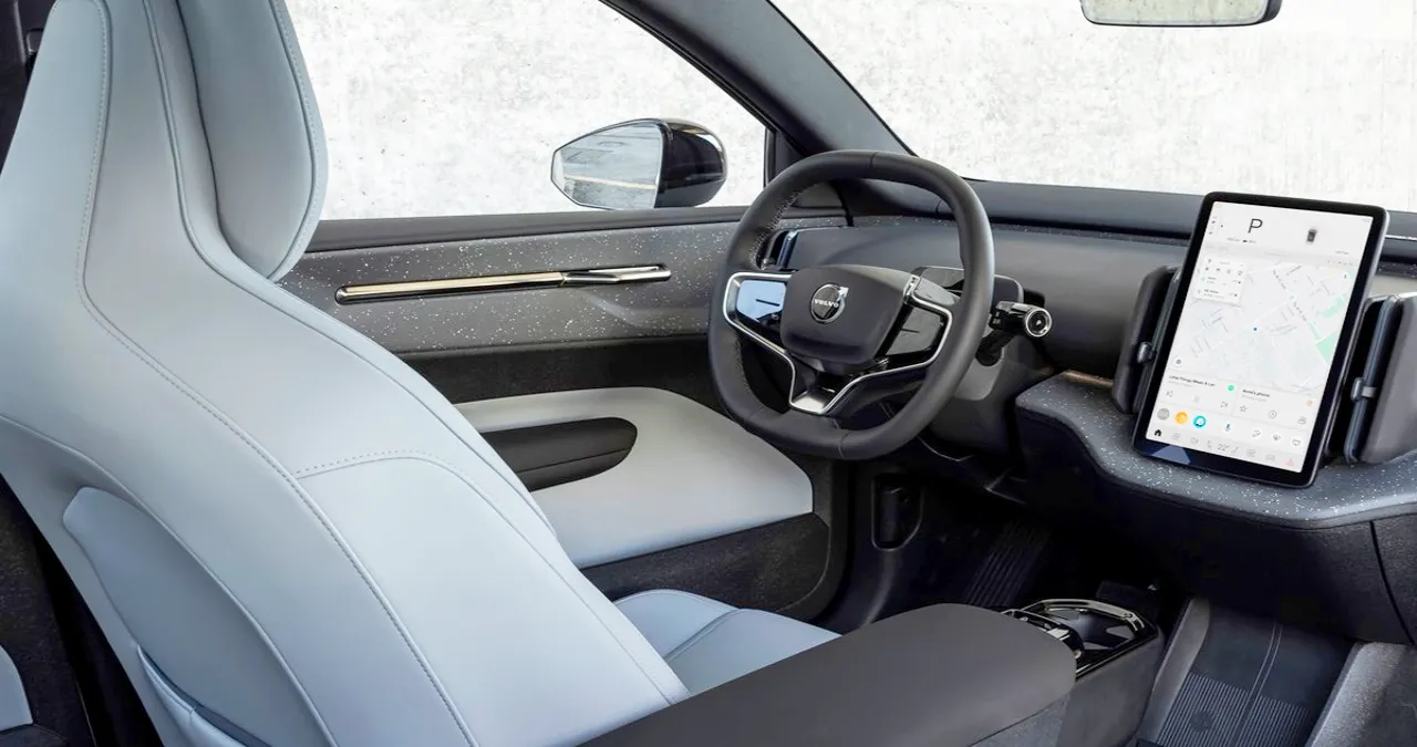 EX30 실내 / 볼보