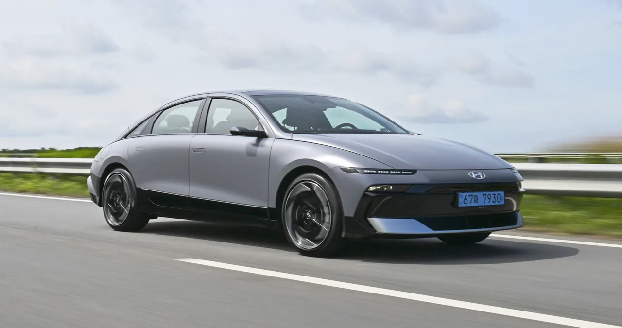 더 뉴 아이오닉 6 / 현대자동차