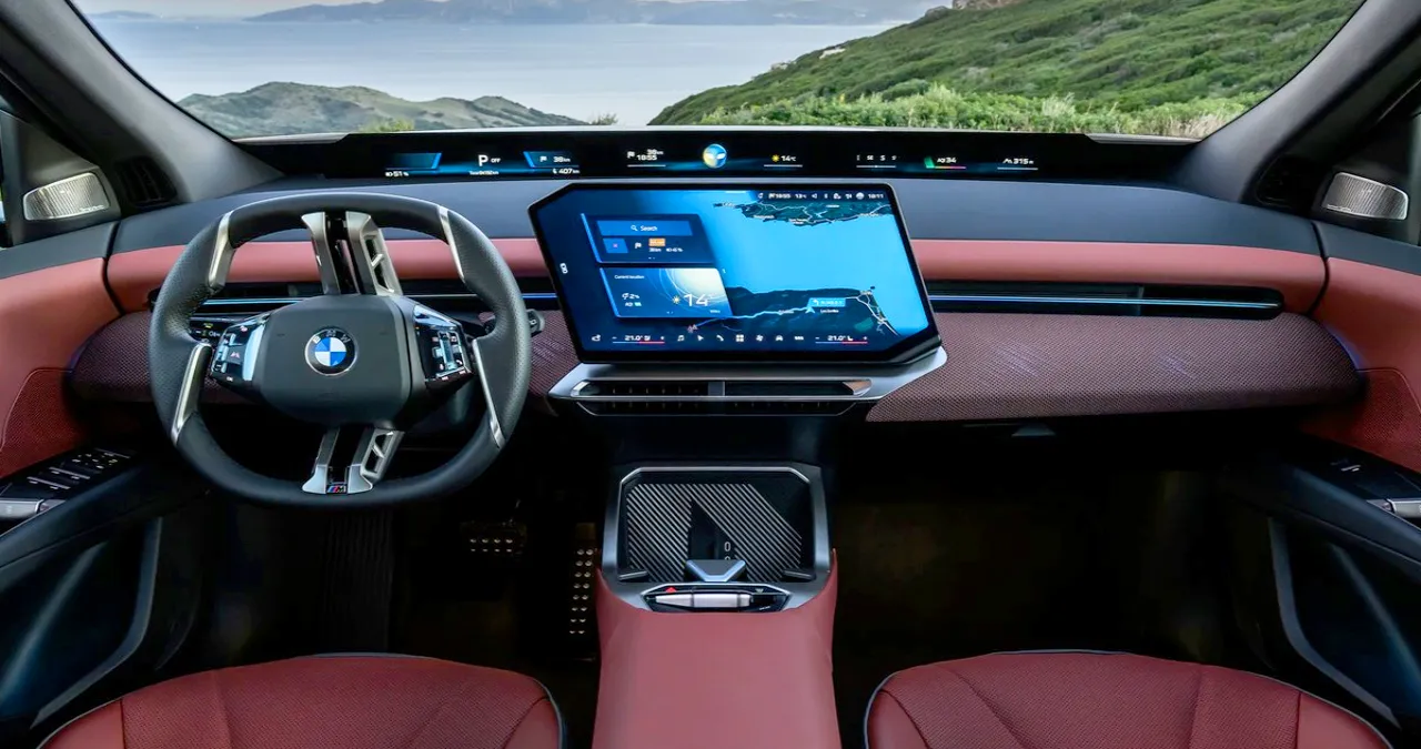 신형 iX3 실내 / BMW