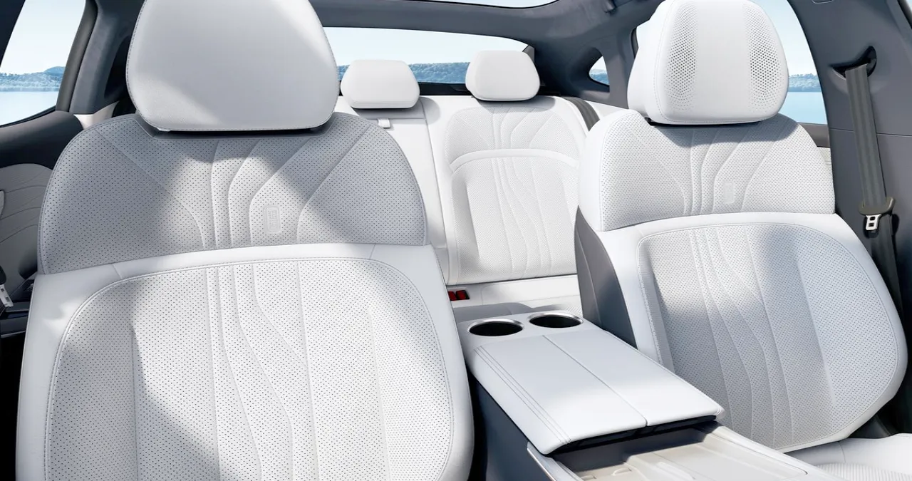 갤럭시 E8 실내 / 지리자동차