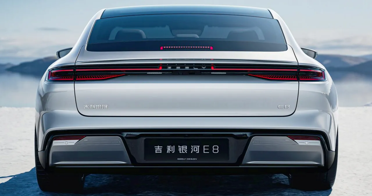 갤럭시 E8 / 지리자동차