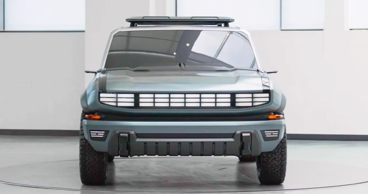 SE10 프로젝트 F100 / KGM