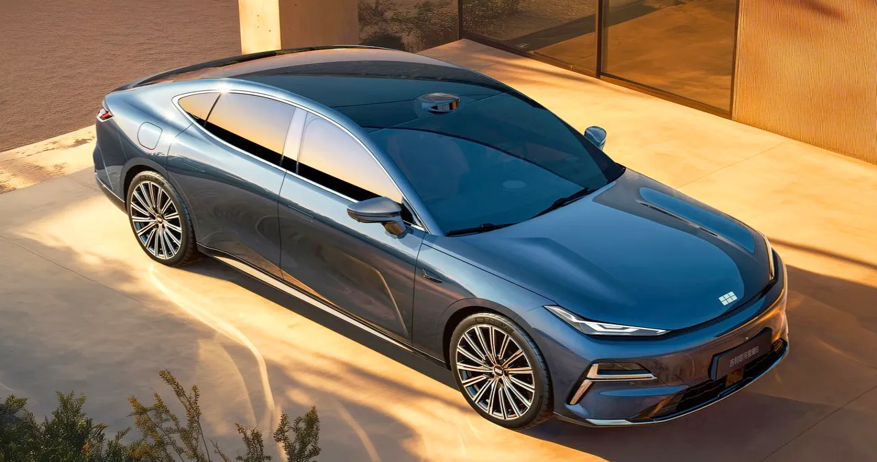 갤럭시 스타샤인 8 / 지리 갤럭시