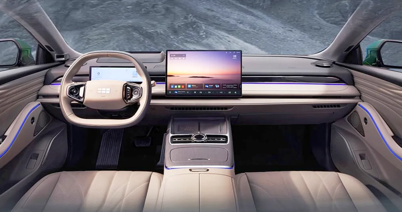 갤럭시 스타샤인 8 실내 / 지리 갤럭시