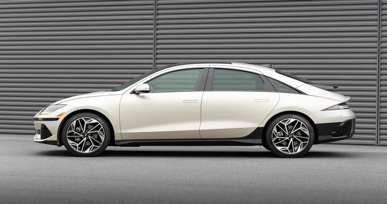 아이오닉 6 / 현대자동차