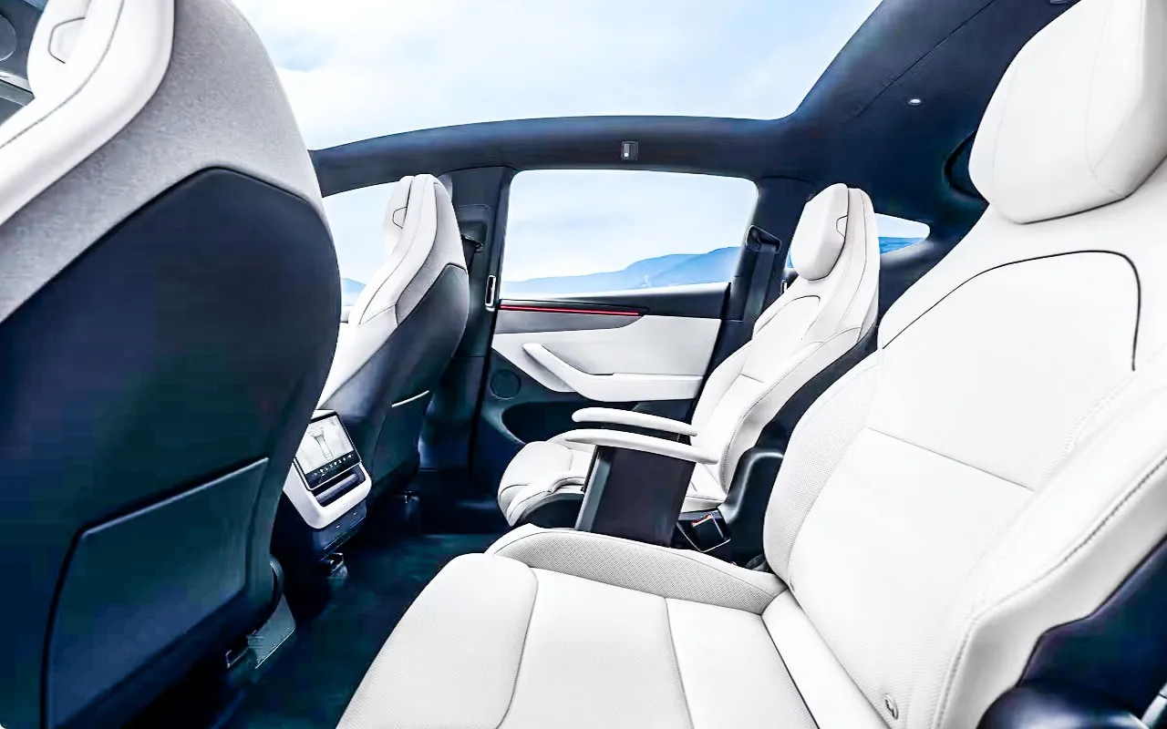 모델 Y L - 출처 : 테슬라