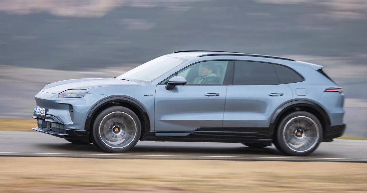 카이엔 S 일렉트릭 / 포르쉐