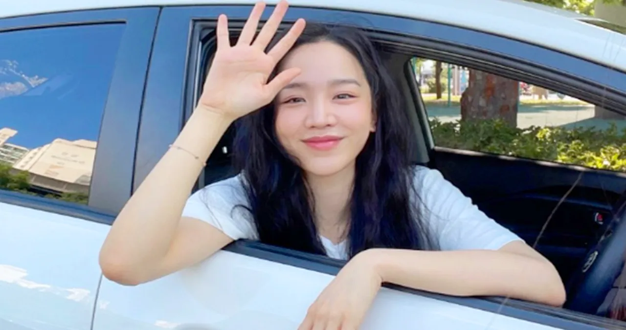 신혜선이 타는 차 프라이드 / 씨네플레이