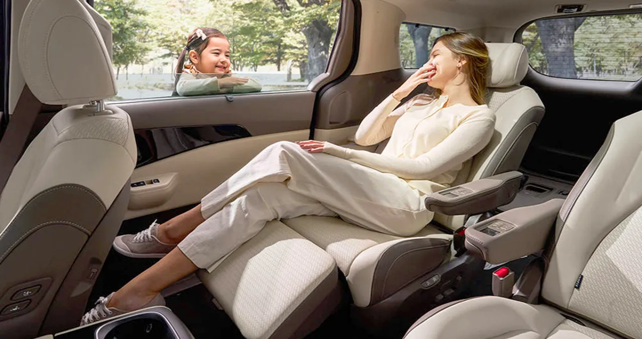 카니발 하이브리드 실내 / 기아