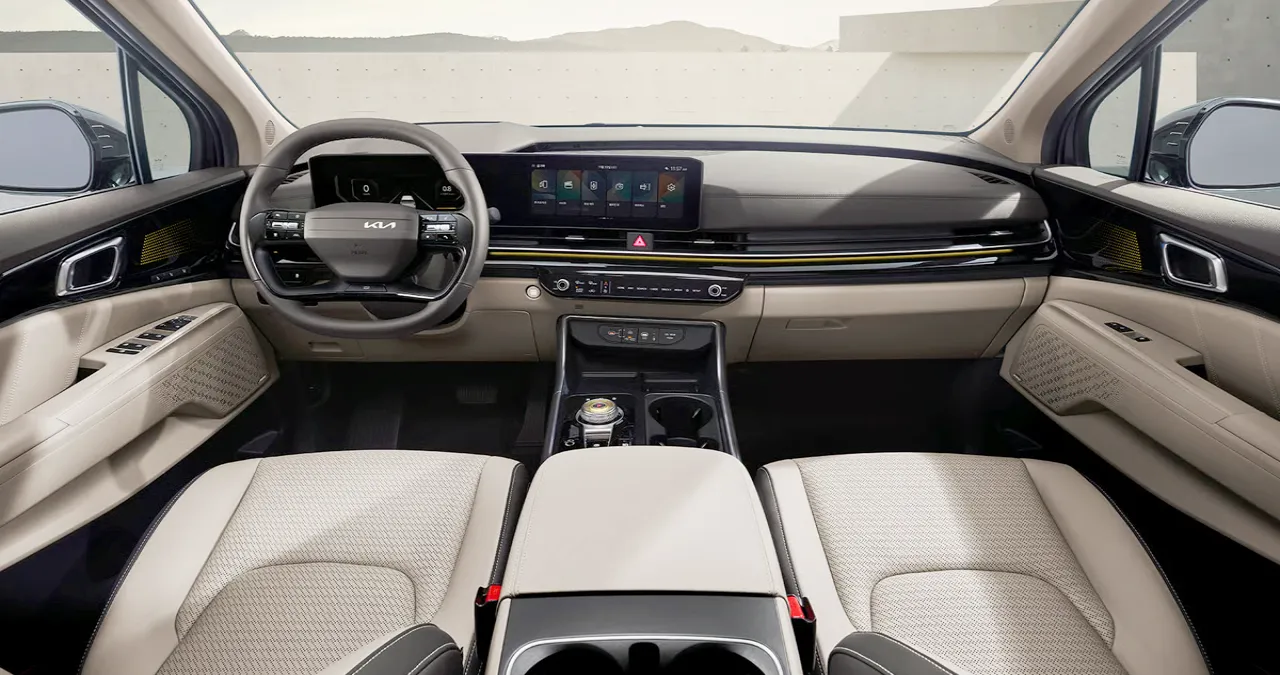 카니발 하이브리드 실내 / 기아