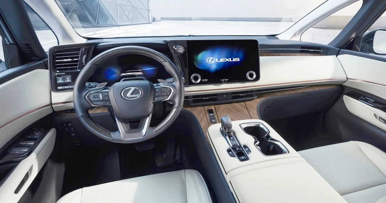 LM 500h 실내 / 렉서스