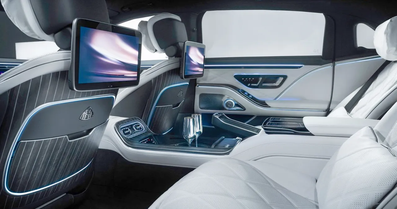 마이바흐 S 클래스 실내 / 벤츠