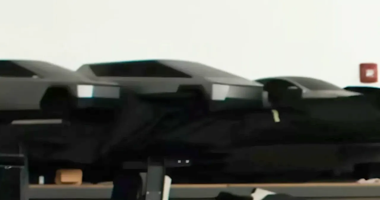 테슬라 3열 SUV 추정 차량 / 오토스파이넷