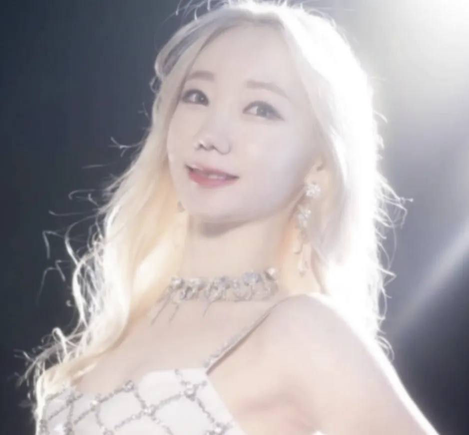 고 윤미래 = 온라인 커뮤니티