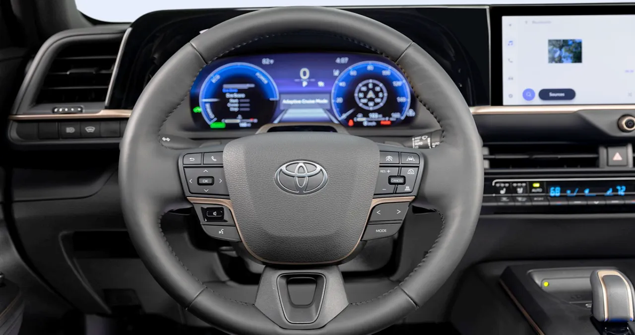 크라운 크로스오버 실내 / 토요타