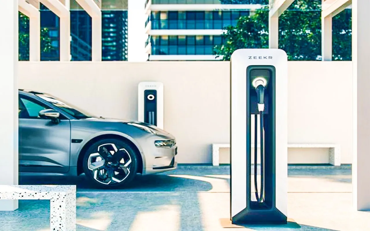 초고속 충전기 - 출처 : 지커