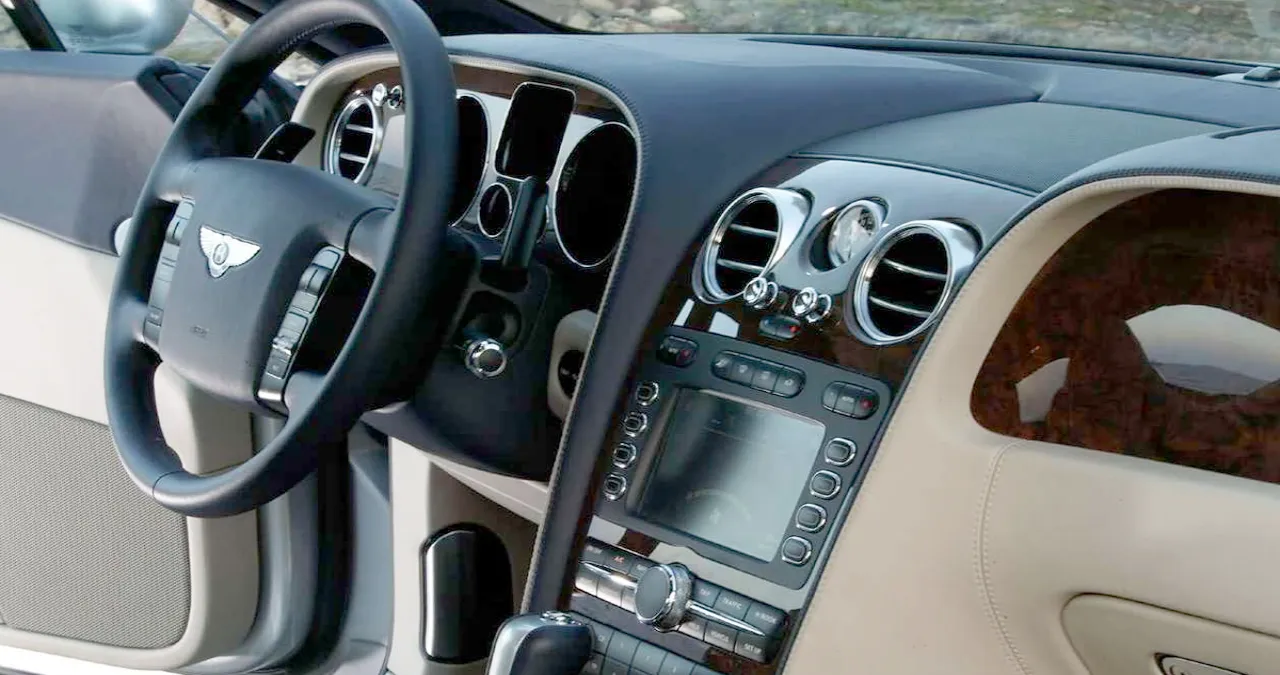 벤틀리 1세대 컨티네탈 GT 실내 / 벤틀리