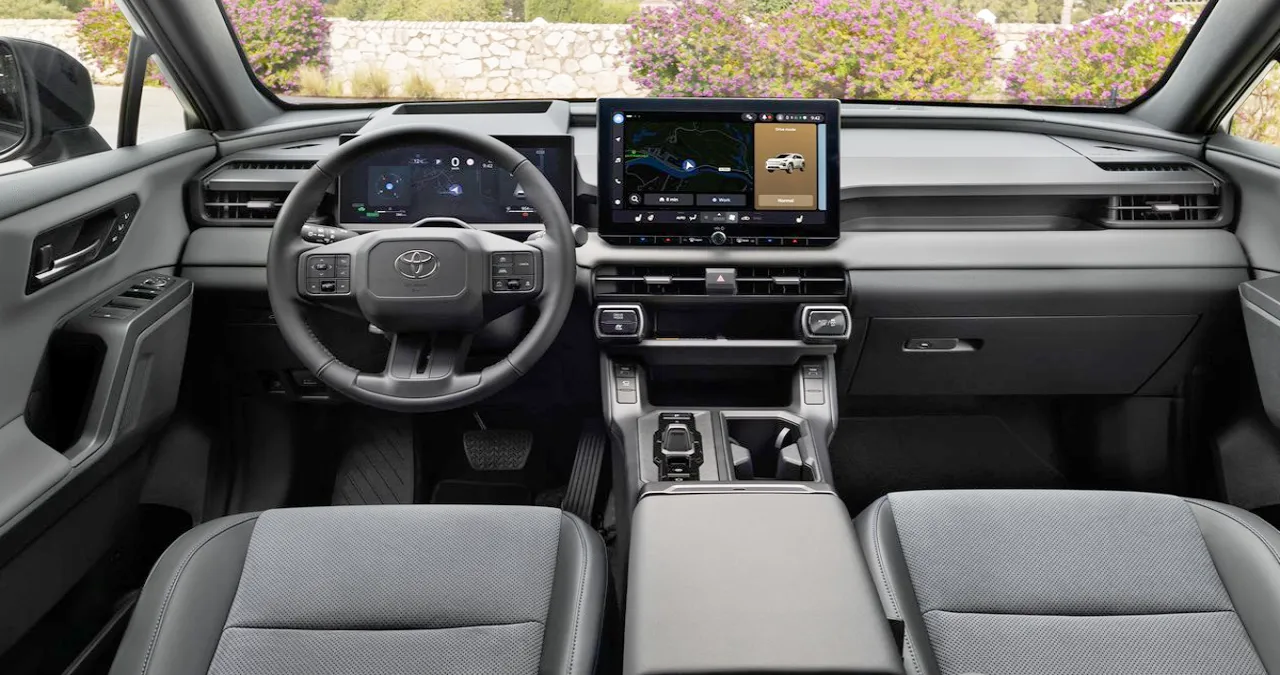 신형 라브4 실내 / 토요타