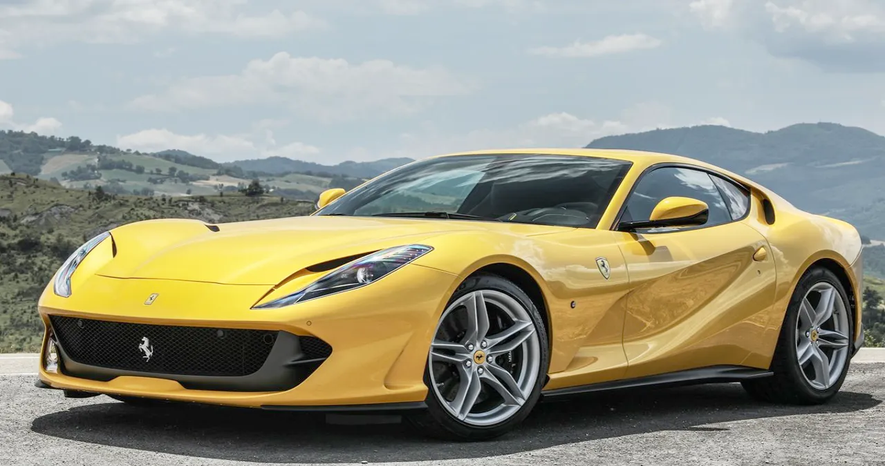 812 슈퍼패스트 / 페라리