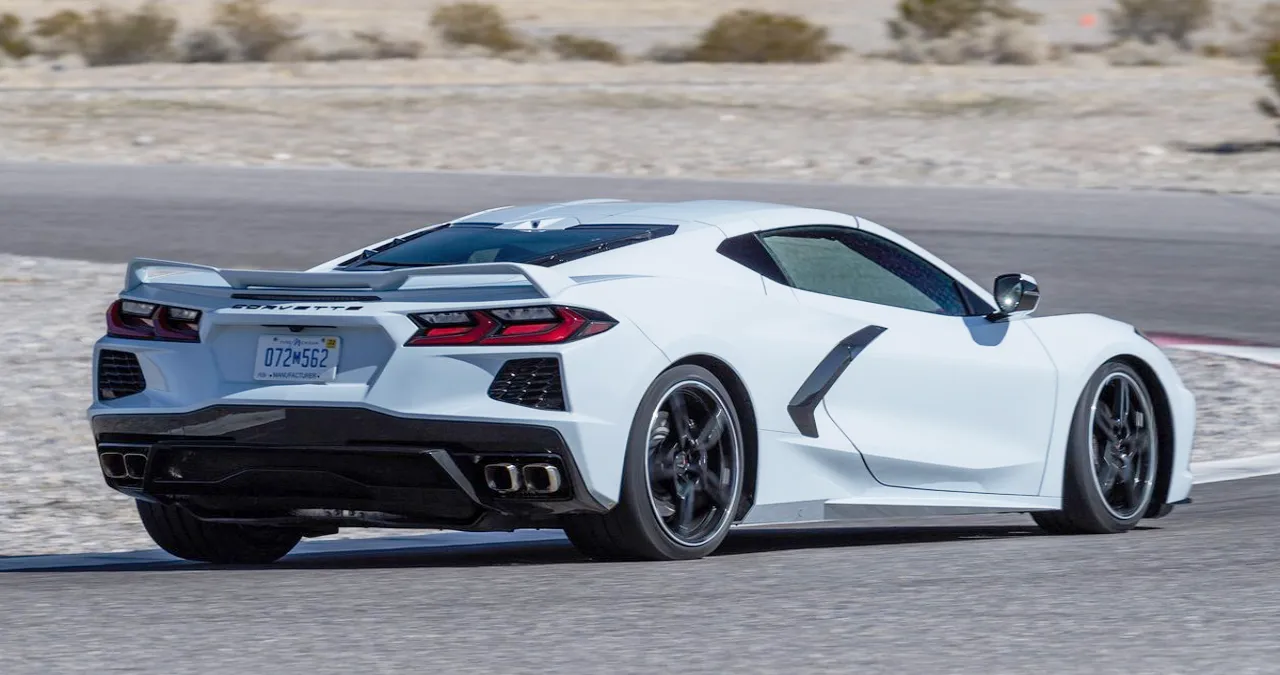 콜벳 C8 / 쉐보레