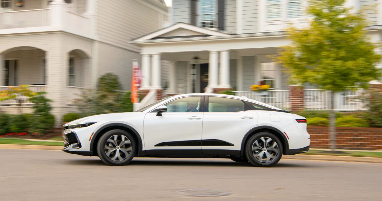 크라운 크로스오버 / 토요타